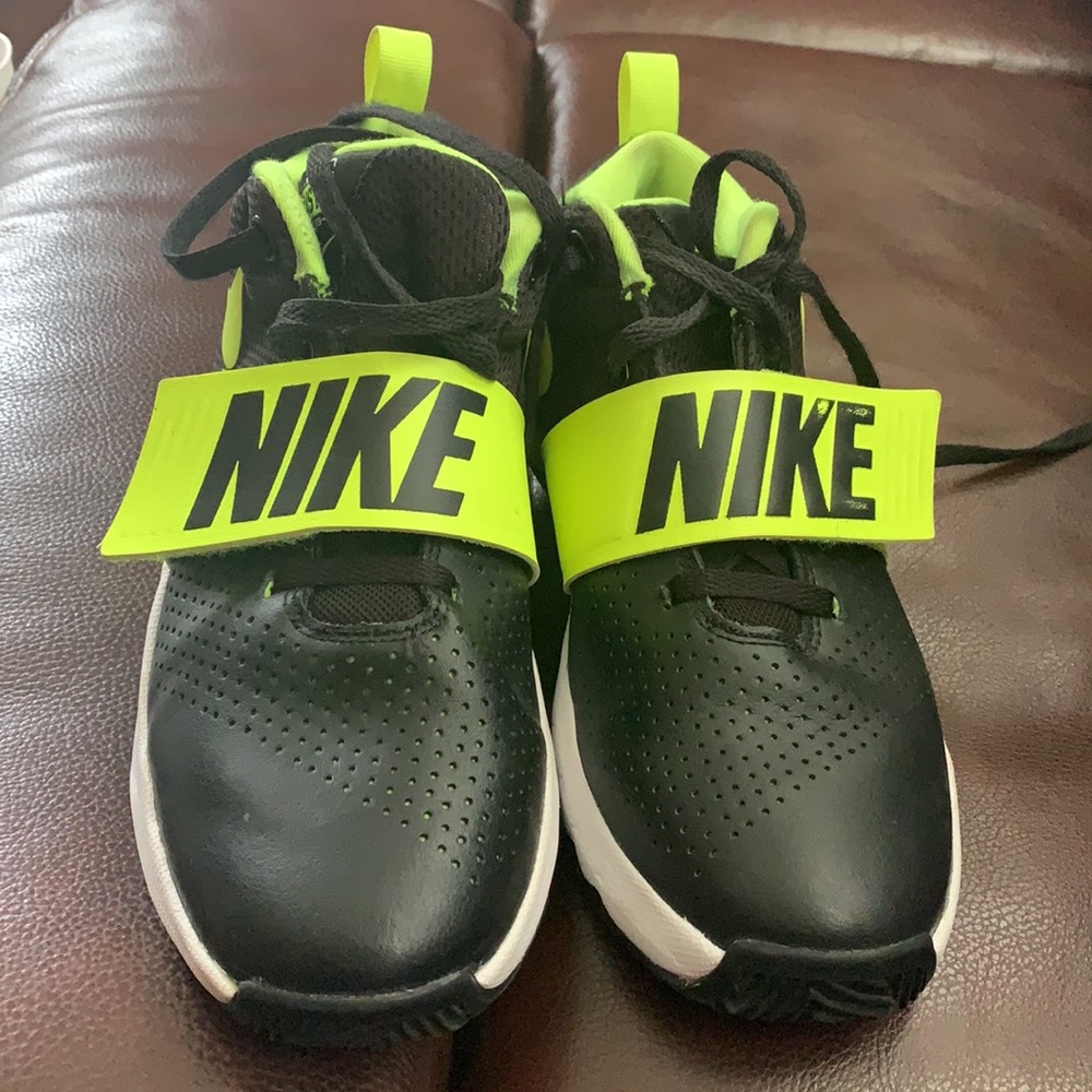 Preowned size 6Y Nike team hustle - Picture 9 of 12